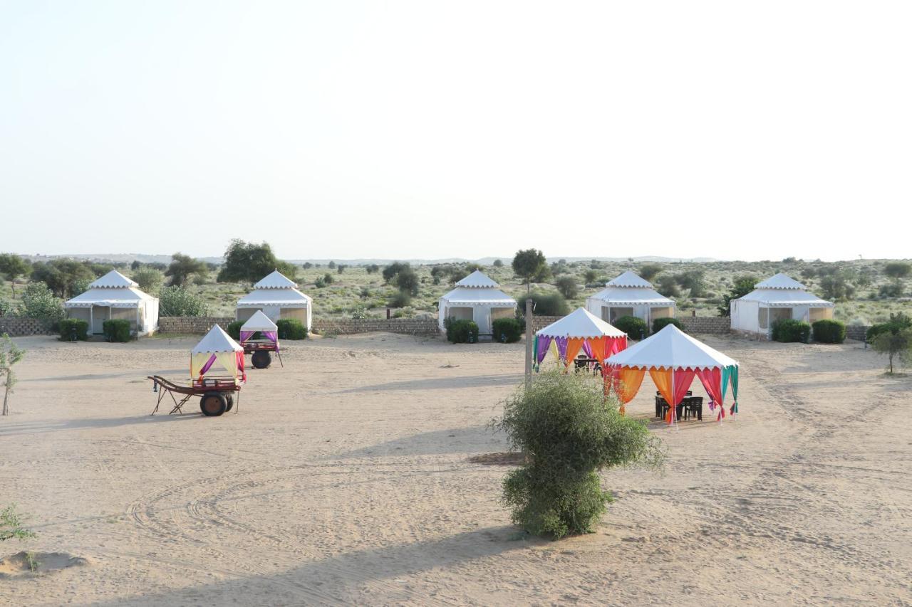 Sunny Desert Camp Kūri Buitenkant foto