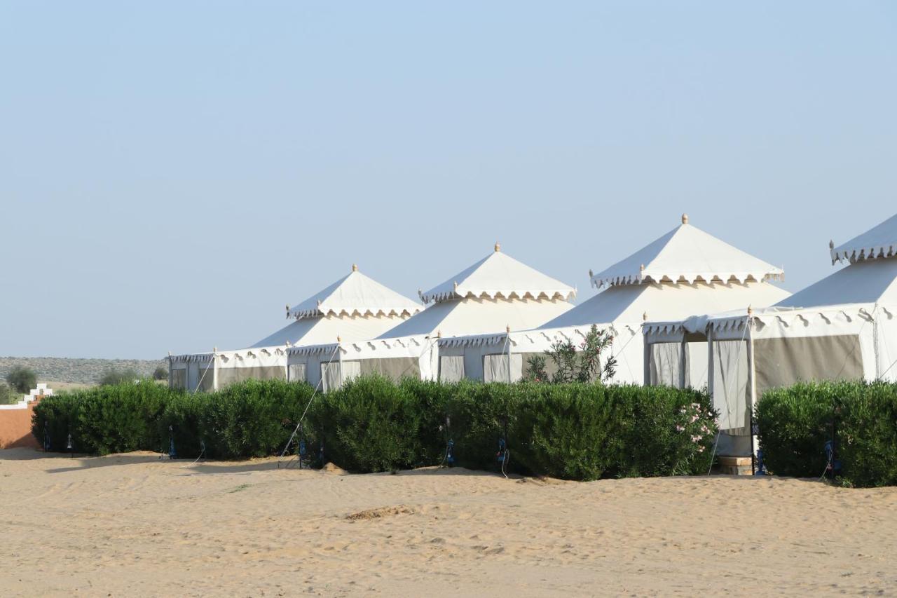 Sunny Desert Camp Kūri Buitenkant foto